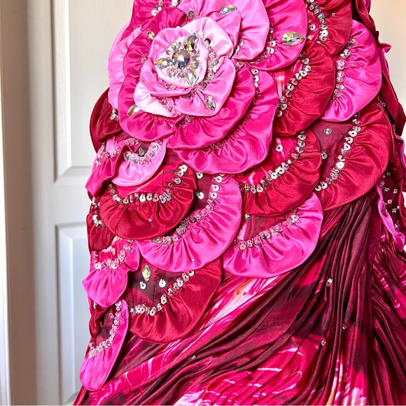 TONY BOWLS Paris 3D Floral Sequin Beaded Mermaid Pageant Prom Gown—SZ. 4 - Picture 6 of 17